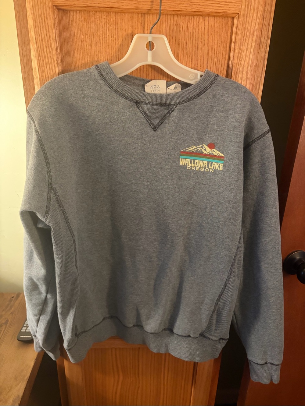 Wallowa Lake Oregon Women's Crewneck Sweatshirt - Grey
